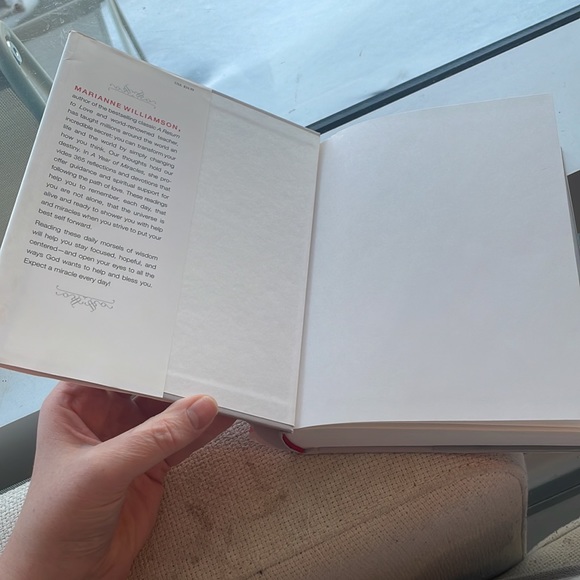 Marianne Williamson book - A Year in Miracles - Picture 4 of 5